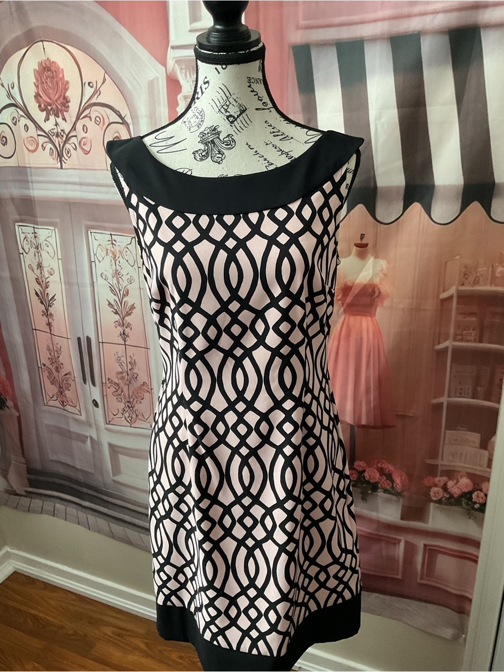 connected apparel Pink and Black Geometric Sleeveless Shift Dress